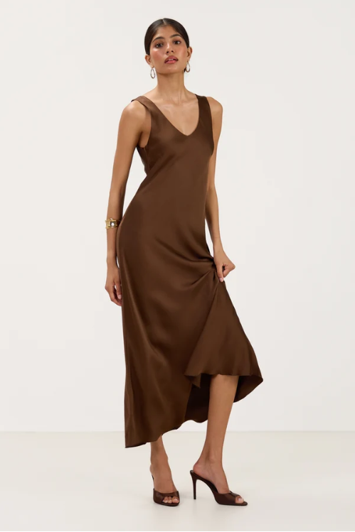 Vestido Longo Liora de Cetim | Marrom chocolate