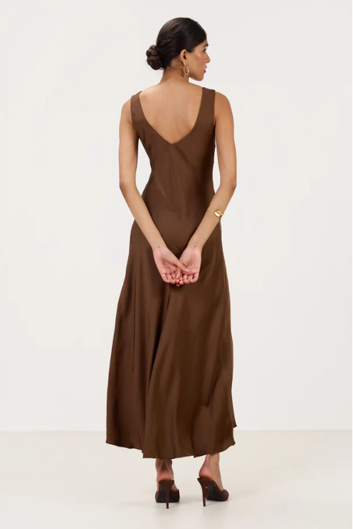 Vestido Longo Liora de Cetim | Marrom chocolate