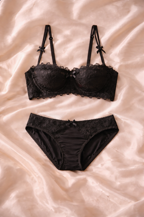 Lingerie Meia-Taça em Renda.