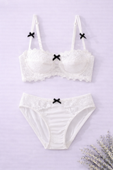 Lingerie Meia-Taça em Renda.